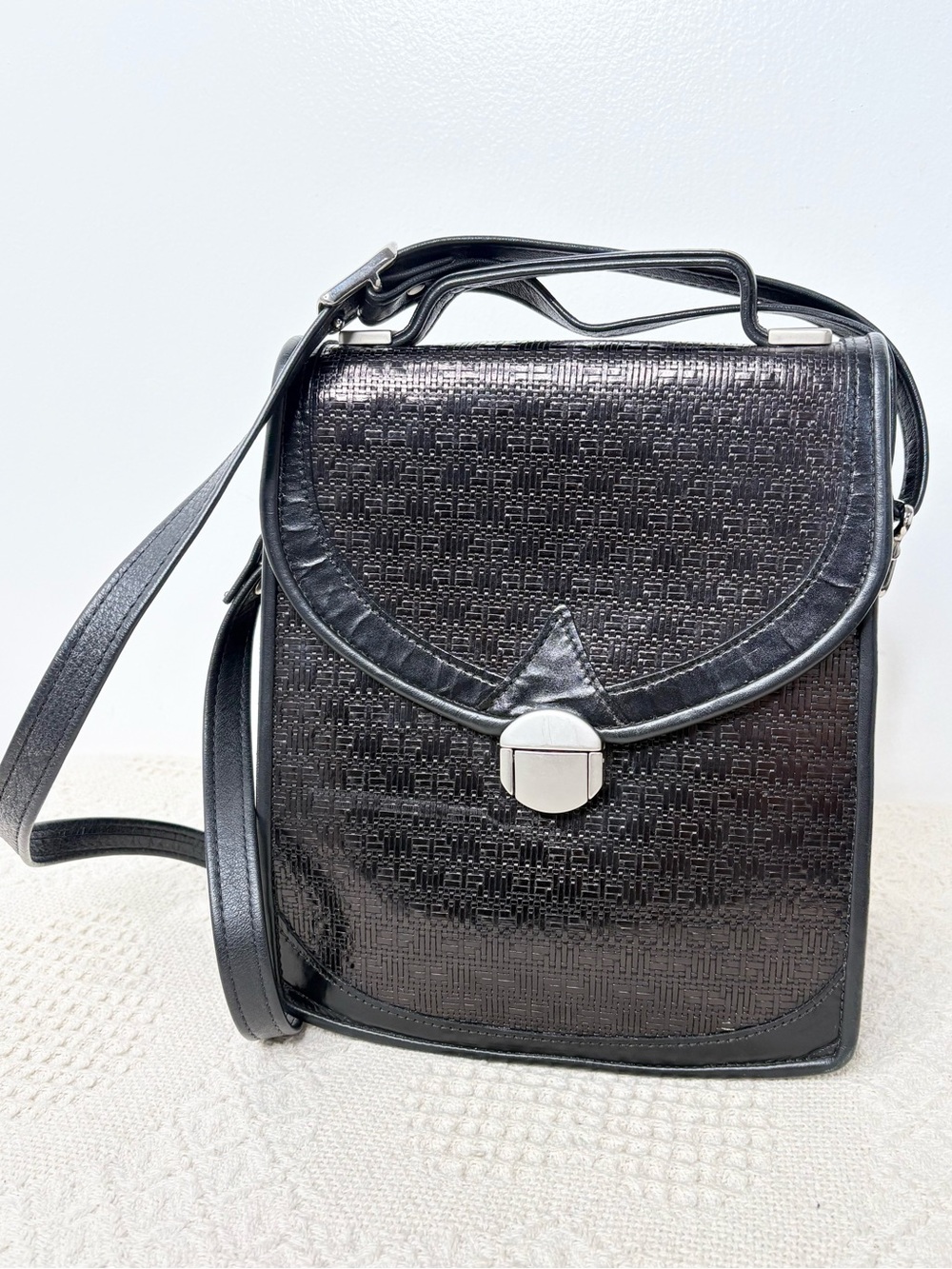 90s Vintage Leather Black Woven Top Handle Crossbody Purse